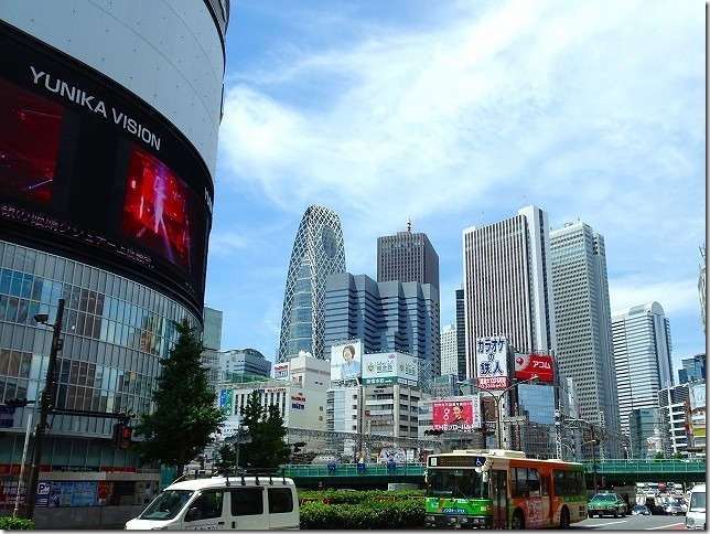 新宿東口