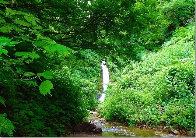 湯沢不動滝(新潟県 湯沢町) 湯沢不動滝(新潟県 湯沢町)