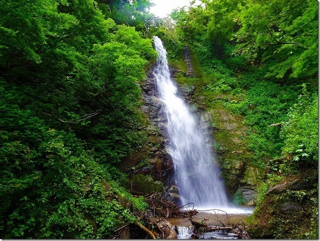 湯沢不動滝(新潟県 湯沢町) 湯沢不動滝(新潟県 湯沢町)