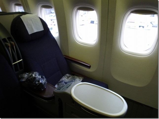 UNITED　827 グアム　ビジネスクラス