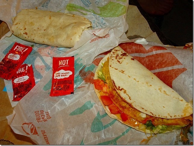「マイクロネシアモール」のフードコート　TACO BELL