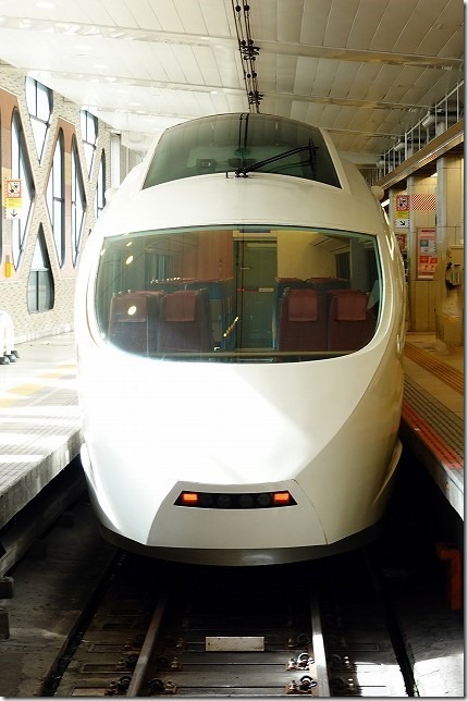 ロマンスカー　VSE（50000形）