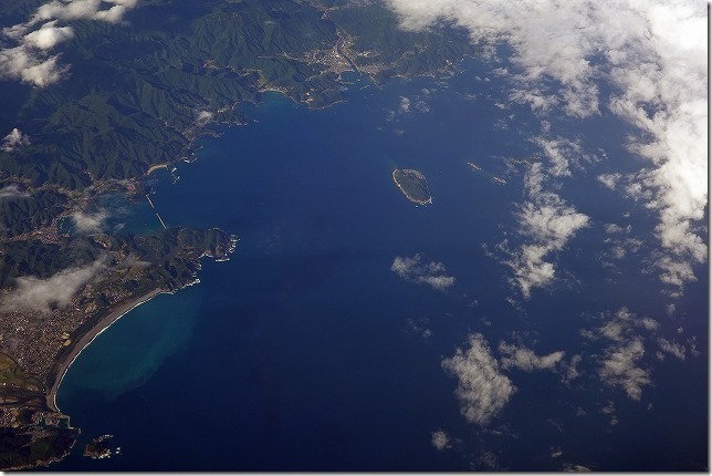 出羽島(てばじま)(徳島県 牟岐(むぎ)町) 大里松原海岸(徳島県 海陽町) 出羽島(てばじま)(徳島県 牟岐(むぎ)町) 大里松原海岸(徳島県 海陽町)