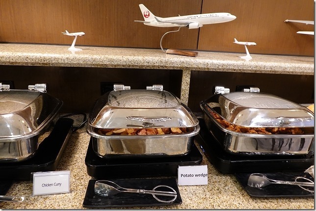 グアム国際空港(正式名称「アントニオ・B・ウォン・パット国際空港) ラウンジ グアム国際空港(正式名称「アントニオ・B・ウォン・パット国際空港) ラウンジ